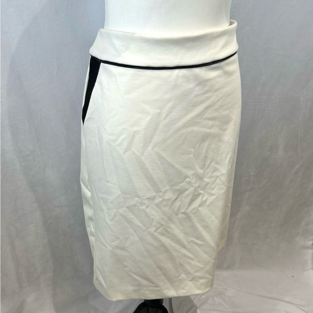 Anne Klein white career skirt with black panels and piping NWT size large